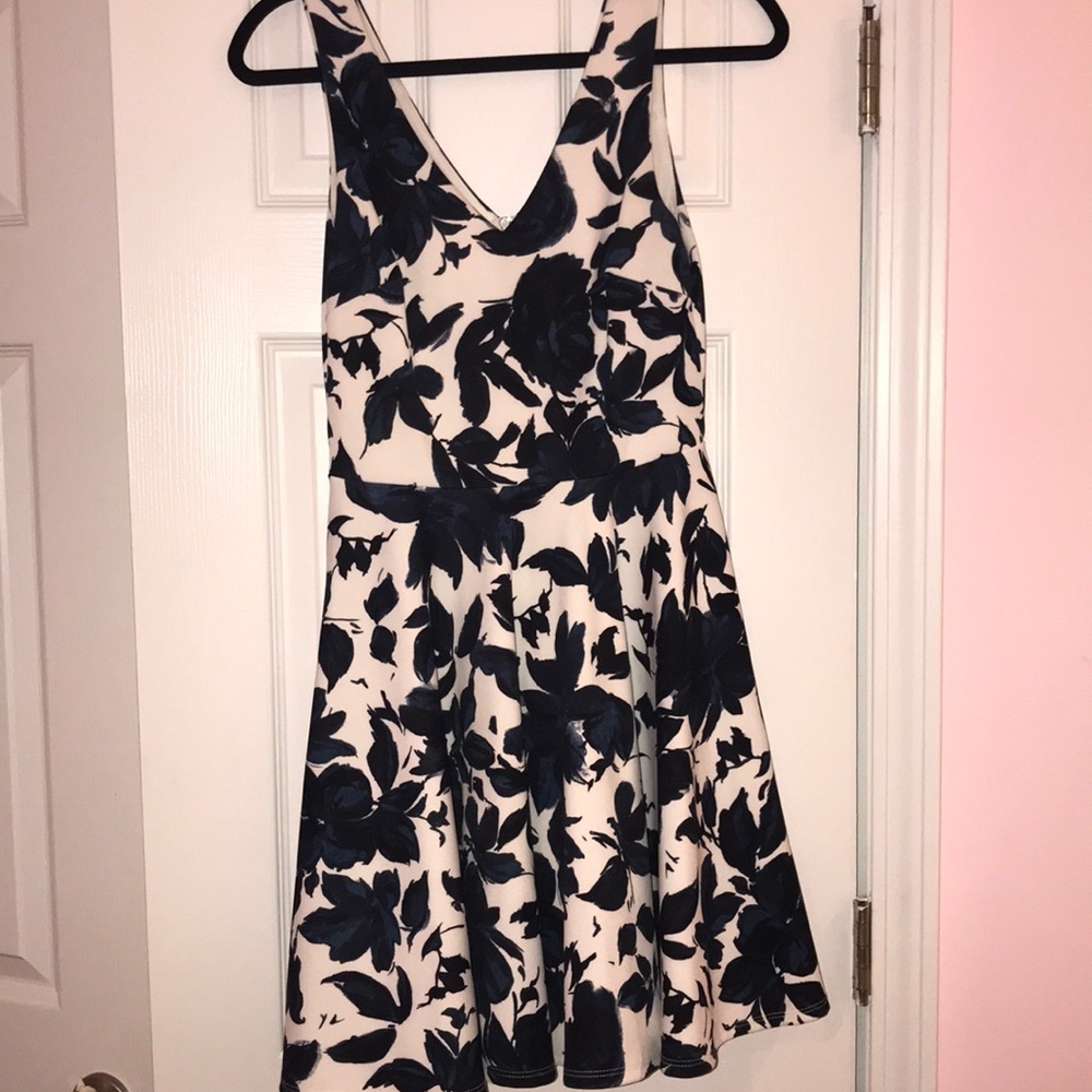 Precious dress for going out and cocktail parties!